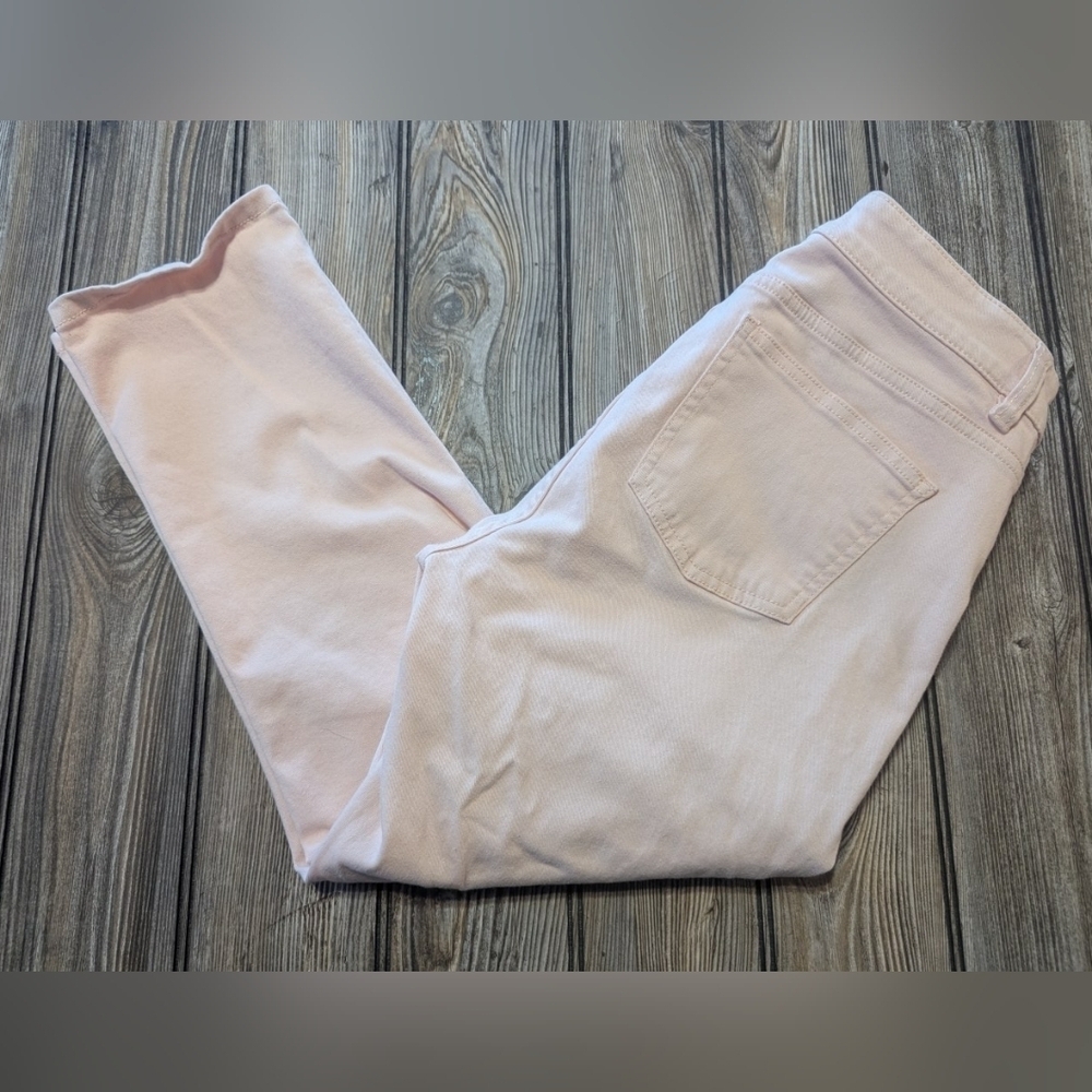 Chaps size 6 capris in light pink straight leg